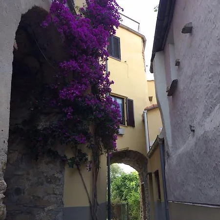 Casa Nel Borgo אימפריה
